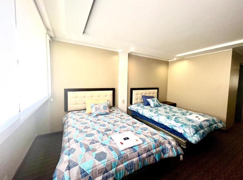 1420 Lujosa Habitacion - Hotel Akros Кіто Екстер'єр фото